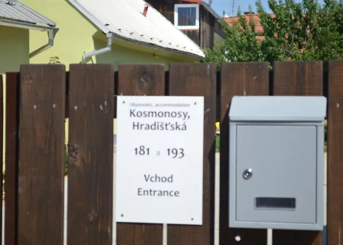 Homestay Kosmonosy, Hradistska 181